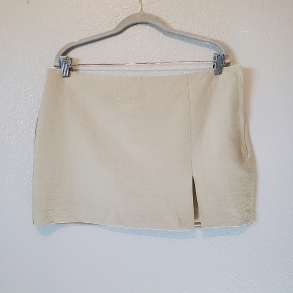 💚5/$25 H&M Linen Blend Mini Skirt Size 14 Beige - Picture 2 of 6